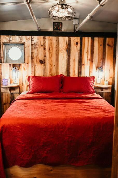 فيلا Bourbon Trail: Caboose On The Farm Lawrenceburg المظهر الخارجي الصورة