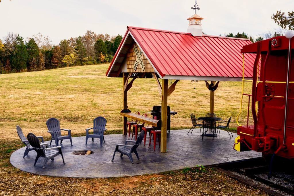 فيلا Bourbon Trail: Caboose On The Farm Lawrenceburg المظهر الخارجي الصورة